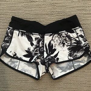 Lululemon speed shorts. Sz 4